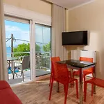 アパート Fani's House